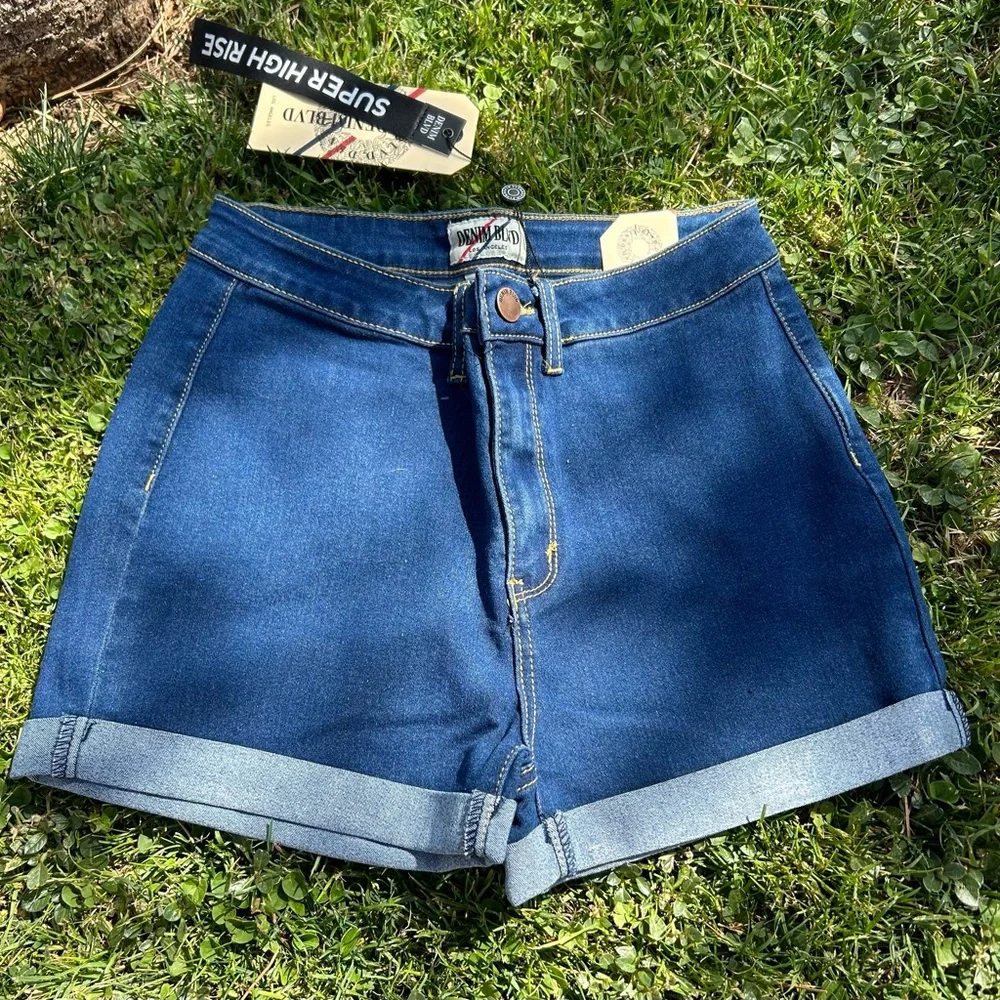 Denim Blue Stretch Cuff Jean Shorts NWT - Picture 1 of 7